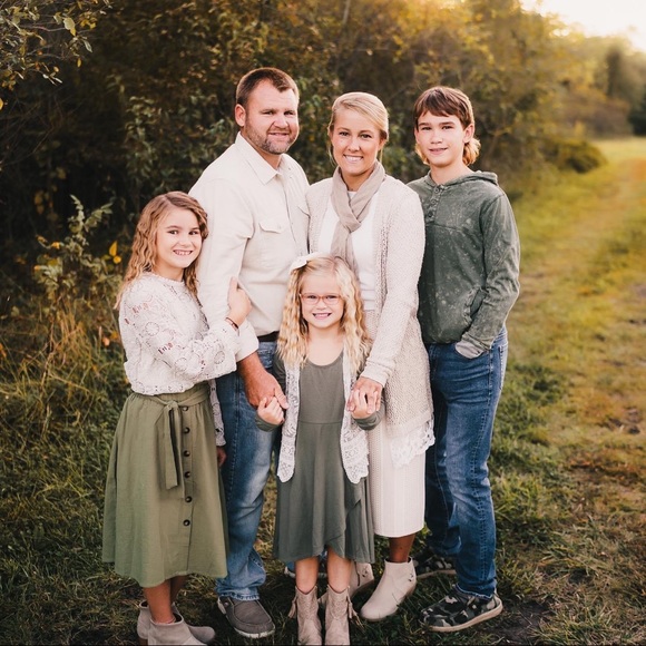 Meet your Posher, Shelly - Picture 1 of 1